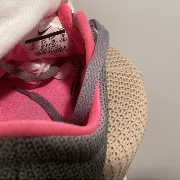 Nike Women's Athletic Sneakers in Gray/ Pink size 8 - Picture 7 of 15